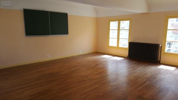 Immeuble à vendre à Barenton dans la Manche (50720), ref : 076/305