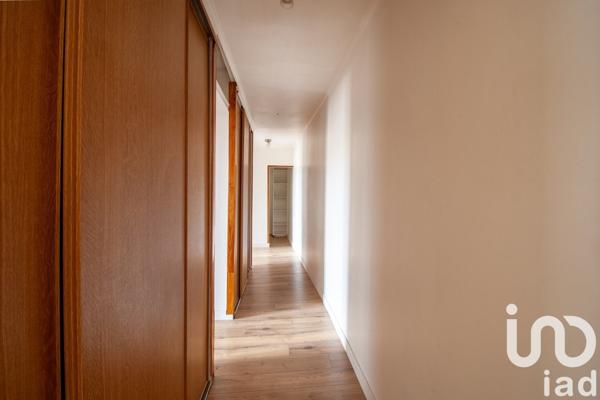 Appartement 6 pièces de 166 m² à Beynes (78650)