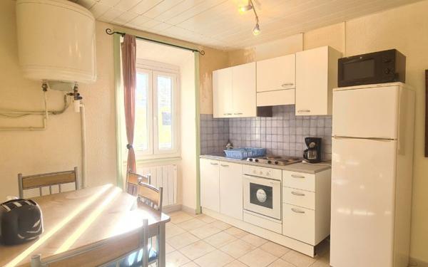 Appartement à louer    1 pièce •  Largentière