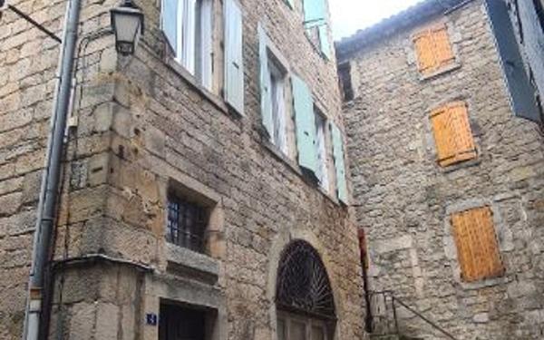 Appartement à louer    1 pièce •  Largentière