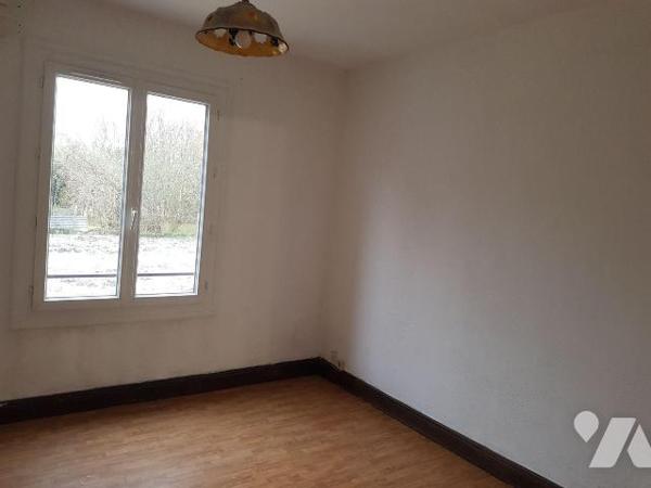 A VENDRE - GIEVRES (41) - Une maison principale d'habitation d'une surface habitable de 90m² en...