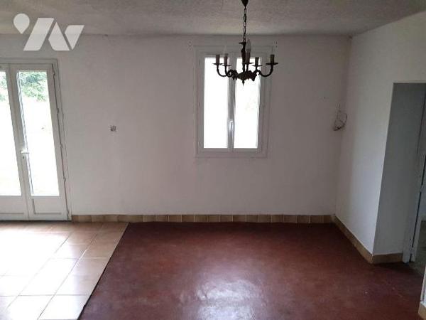 A VENDRE - GIEVRES (41) - Une maison principale d'habitation d'une surface habitable de 90m² en...