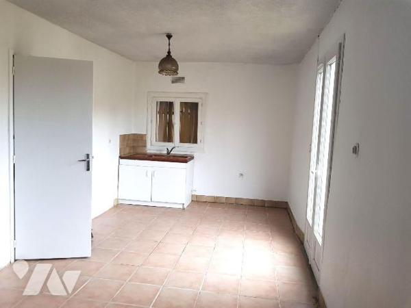 A VENDRE - GIEVRES (41) - Une maison principale d'habitation d'une surface habitable de 90m² en...