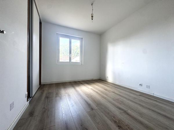 Maison de plain-pied de 100m² avec jardin