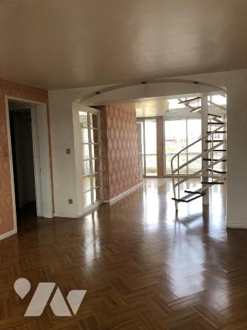 VALENCIENNES HYPER CENTRE APPARTEMENT EN DUPLEX LUMINEUX