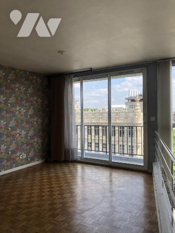 VALENCIENNES HYPER CENTRE APPARTEMENT EN DUPLEX LUMINEUX