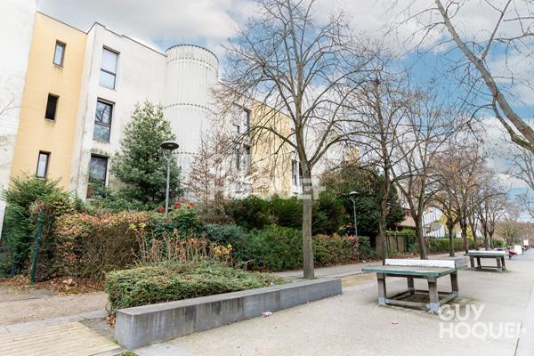 À vendre : Charmant appartement de 2 pièces à Évry Courcouronnes !