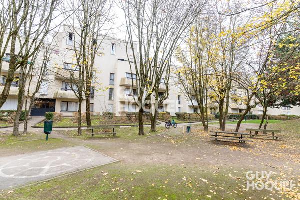 À vendre : Charmant appartement de 2 pièces à Évry Courcouronnes !