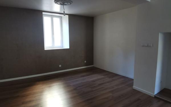 Maison à vendre    3 pièces •  Allassac