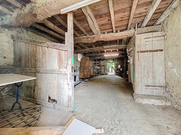 A vendre Maison de village 5 pieces de 134m2, a Ornezan, avec dependance sur un jardin arbore de