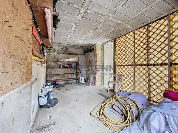 A vendre Maison de village 5 pieces de 134m2, a Ornezan, avec dependance sur un jardin arbore de