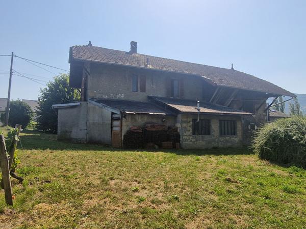 Ancien chai à Myans