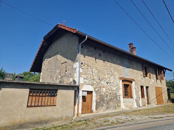 Ancien chai à Myans