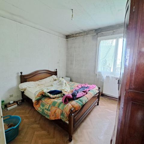 A VENDRE LAVELANET 2 APPARTEMENTS + 2 GARAGES + 2 JARDINS