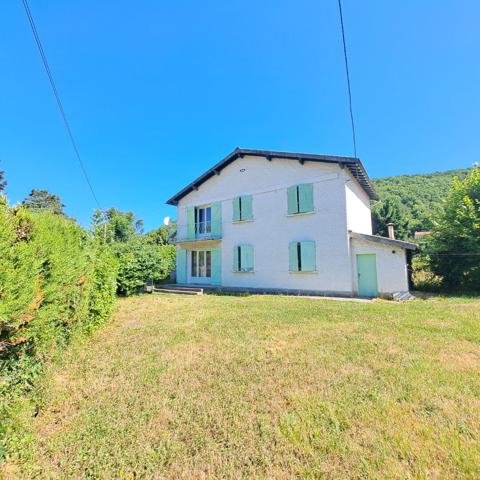 A VENDRE LAVELANET 2 APPARTEMENTS + 2 GARAGES + 2 JARDINS