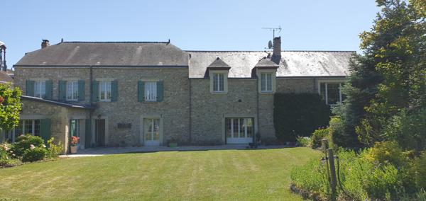 Aougny (51170) GRANDE MAISON AVEC GITE ET BEAU TERRAIN