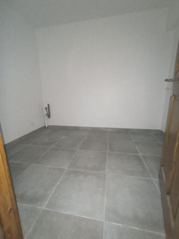 Villa récente 190m², terrain de 756m², 4 grandes chambres, Double Garage à St Restitut 370 000