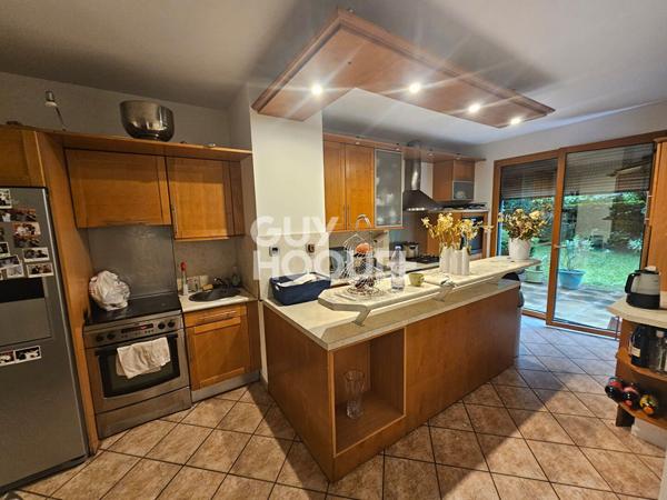 Appartement  rez-de-jardin Villeurbanne 7 pièces 161.30 m2