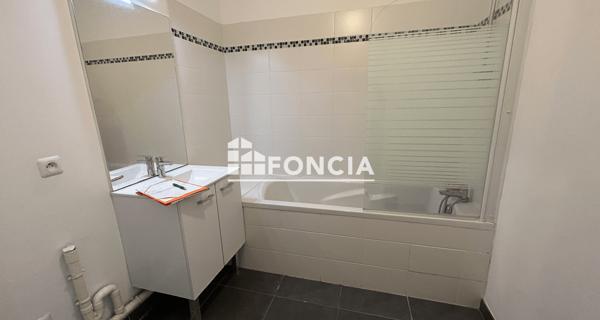 Location Appartement 3 pièces 63.42 m² - Villeneuve-d'ascq 59650