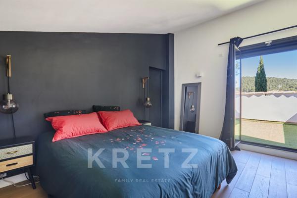 VENTABREN, VILLA DE CHARME RÉNOVÉE DE 200 m2, 4 CHAMBRES, 2 700 m2