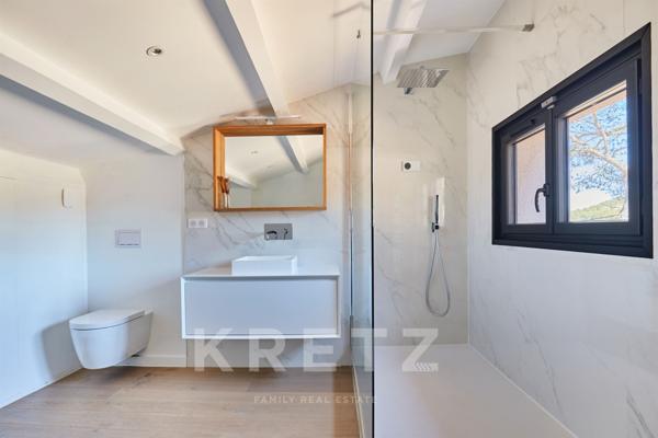 VENTABREN, VILLA DE CHARME RÉNOVÉE DE 200 m2, 4 CHAMBRES, 2 700 m2