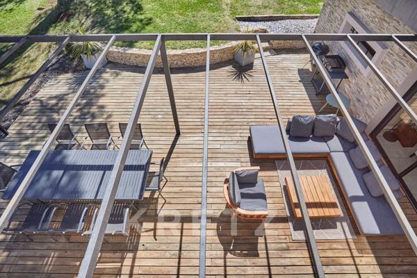 VENTABREN, VILLA DE CHARME RÉNOVÉE DE 200 m2, 4 CHAMBRES, 2 700 m2