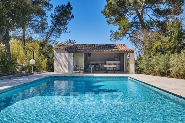 VENTABREN, VILLA DE CHARME RÉNOVÉE DE 200 m2, 4 CHAMBRES, 2 700 m2