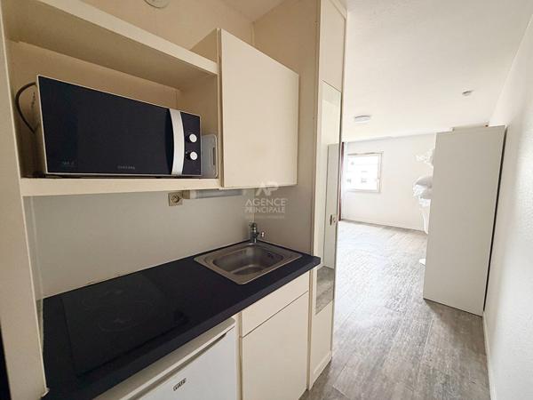 Studio Cergy 1 pièce 29.70 m2 loué sous LMNP €108 000 ** - Référence 2305
