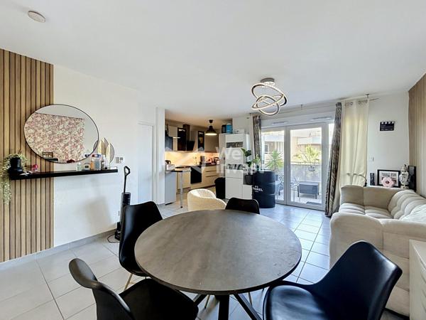 APPARTEMENT T3 EN ETAGE ELEVE - VUE DEGAGEE - CASTELNAU LE LEZ