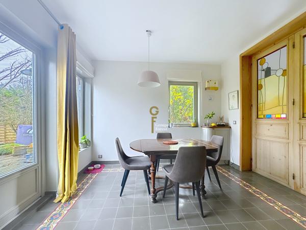 SUPERBE DEMEURE BOURGEOISE AVEC JARDIN ET DEUX GARAGES