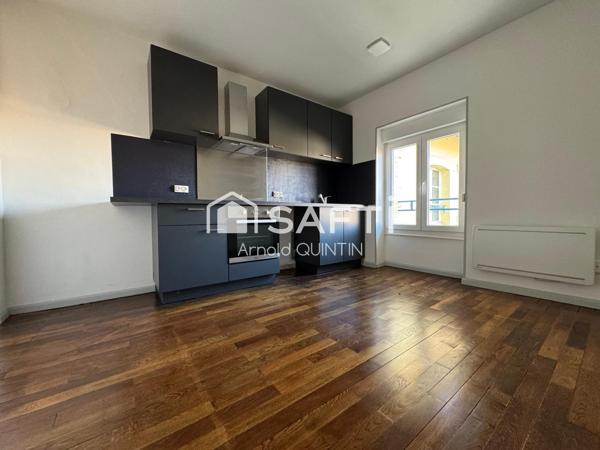 Immeuble 4 appartements + local commercial