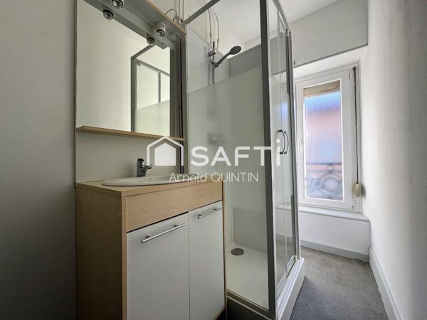 Immeuble 4 appartements + local commercial