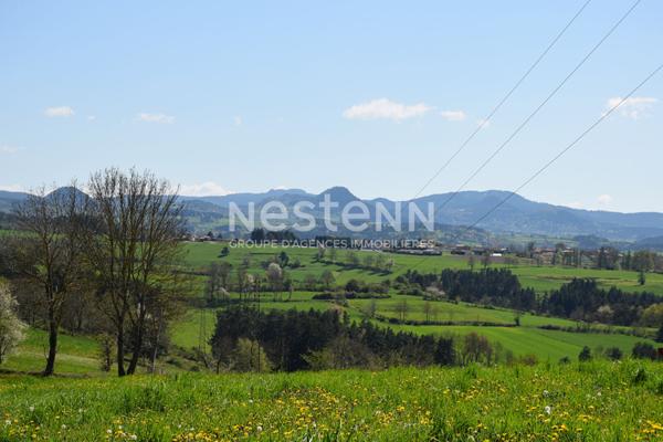 OFF MARKET SOUS COMPROMSIS GRAZAC Terrain constructible de 2600 m2 environ avec vue sur les sucs
