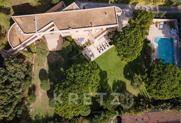 Provence Avignon– Maison d’architecte avec piscine