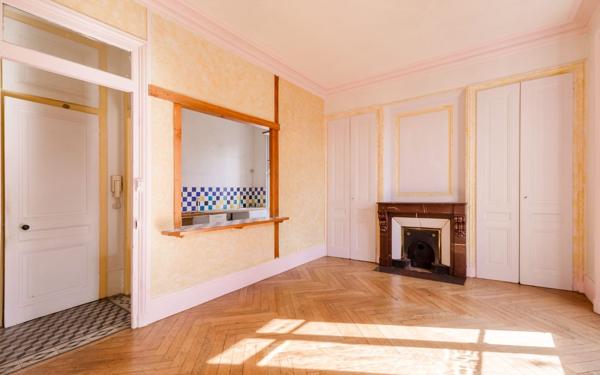 Maison à vendre    8 pièces • 146,54 m2 Caluire-et-Cuire