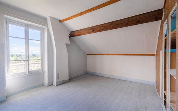 Maison à vendre    8 pièces • 146,54 m2 Caluire-et-Cuire