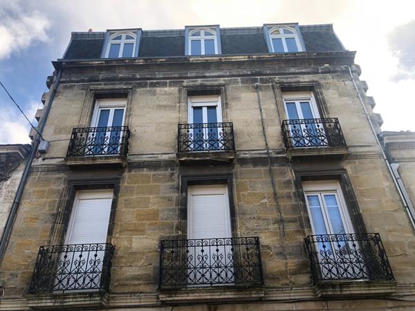 BORDEAUX SAINT-GENES - A VENDRE Appartement Bordeaux 4 pièce(s) 59.8 m2