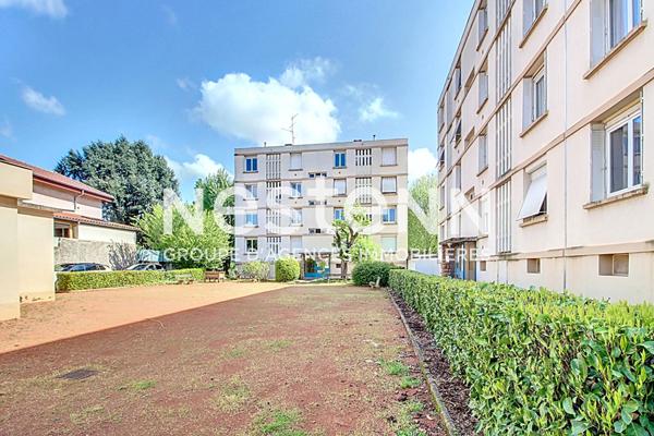 Appartement Type 4 pièces Traversant Moderne avec 2 chambres et un balcon - 69500 BRON