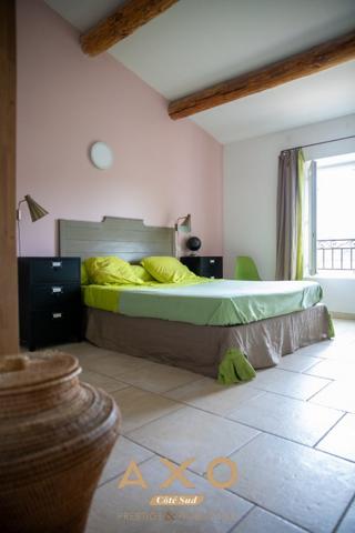 MEYRARGUES  MAISON DEXCEPTION  T7  PISCINE  POOL HOUSE  JARDIN PAYSAGÉ  VUE DÉGAGÉE  3 800 M² DE TERRAIN  1 239 000