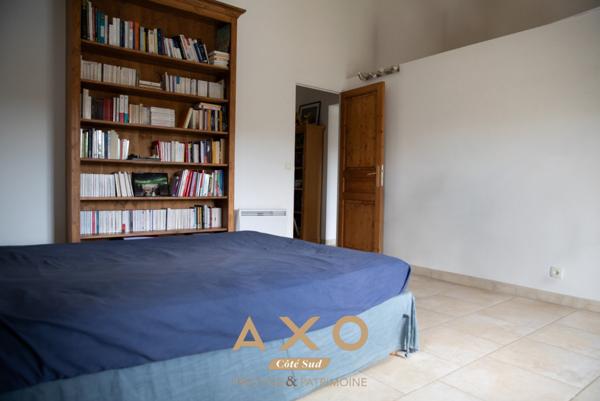 MEYRARGUES  MAISON DEXCEPTION  T7  PISCINE  POOL HOUSE  JARDIN PAYSAGÉ  VUE DÉGAGÉE  3 800 M² DE TERRAIN  1 239 000