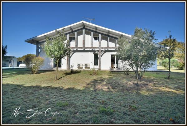 Maison Landaise à vendre 6 pièces de 155 m² MAGESCQ (40) avec piscine  et photovoltaïques.