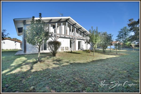 Maison Landaise à vendre 6 pièces de 155 m² MAGESCQ (40) avec piscine  et photovoltaïques.
