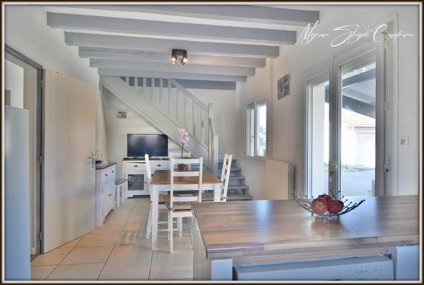 Maison Landaise à vendre 6 pièces de 155 m² MAGESCQ (40) avec piscine  et photovoltaïques.