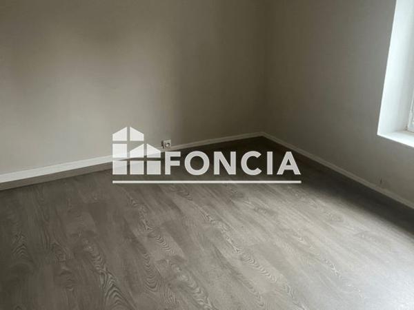 Location Appartement 2 pièces 35 m² - 33 RUE JEAN MOULIN Charleville Mezieres 08000