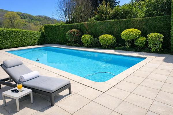 Maison de 268 m² avec piscine, terrain de 3000 m²