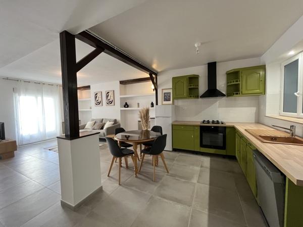 Maison à louer 835 € CC Château-Renault 4 p 105 m² DPE D