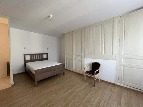 Maison à louer 835 € CC Château-Renault 4 p 105 m² DPE D