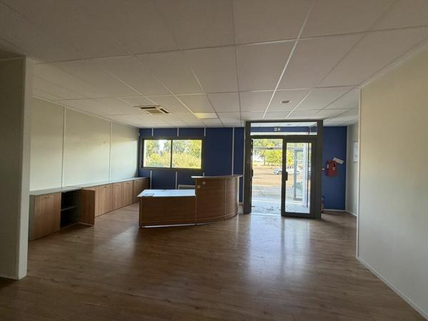 BÂTIMENT DE BUREAUX À LOUER À CHAURAY – 1 600 M²