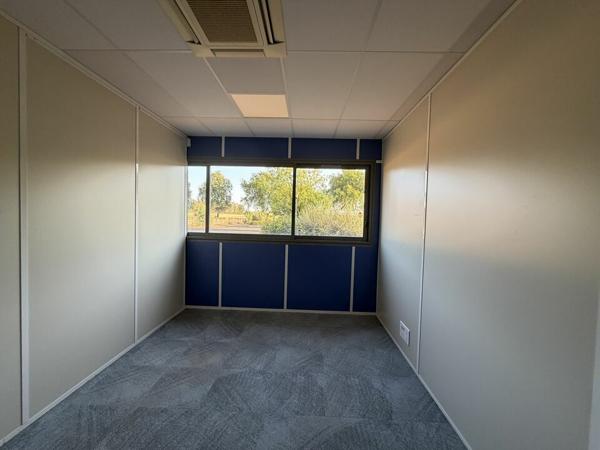 BÂTIMENT DE BUREAUX À LOUER À CHAURAY – 1 600 M²