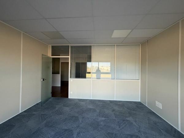 BÂTIMENT DE BUREAUX À LOUER À CHAURAY – 1 600 M²